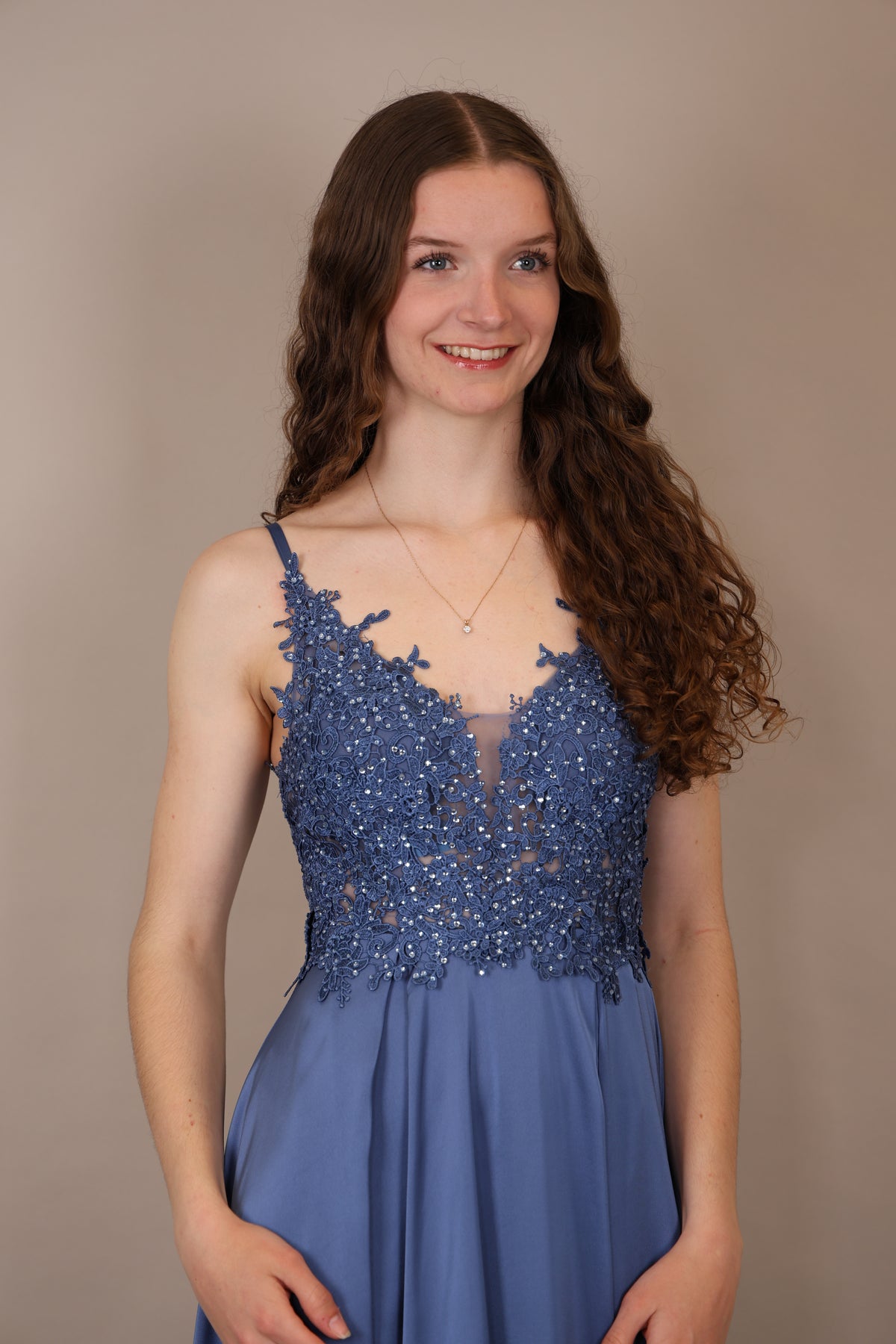langes Abendkleid mit Spitze, Schnürung & Satinrock, taubenblau