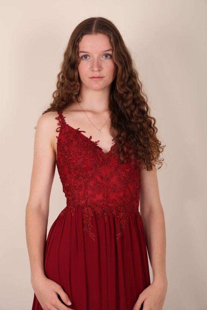 Ballkleid – elegantes langes Chiffonkleid mit feiner Spitze, bordeaux - Dein Kleiderladen