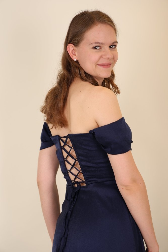 Abendkleid mit variablen Trägern, Volants und Schlitz, dunkelblau - Dein Kleiderladen