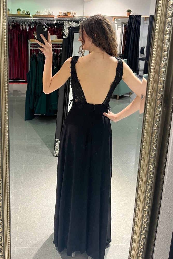 Festkleid mit angedeuteter Schnürung vorne, schwarz - Dein Kleiderladen