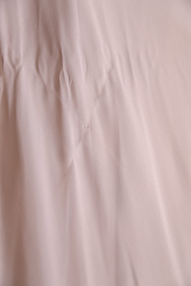 Second Hand Abendkleid mit tiefem Rückenausschnitt und verschnörkelter Spitze, hellgrau - Dein Kleiderladen