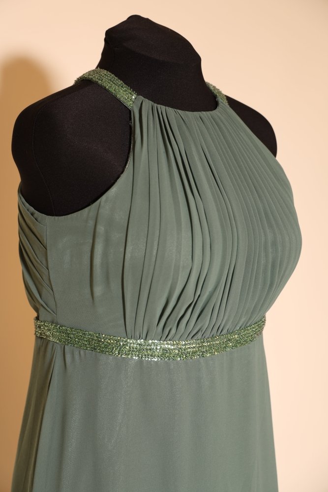 Second Hand Chiffonkleid mit Dreiecks - Rückenausschnitt und Glitzergürtel, salbei - Dein Kleiderladen