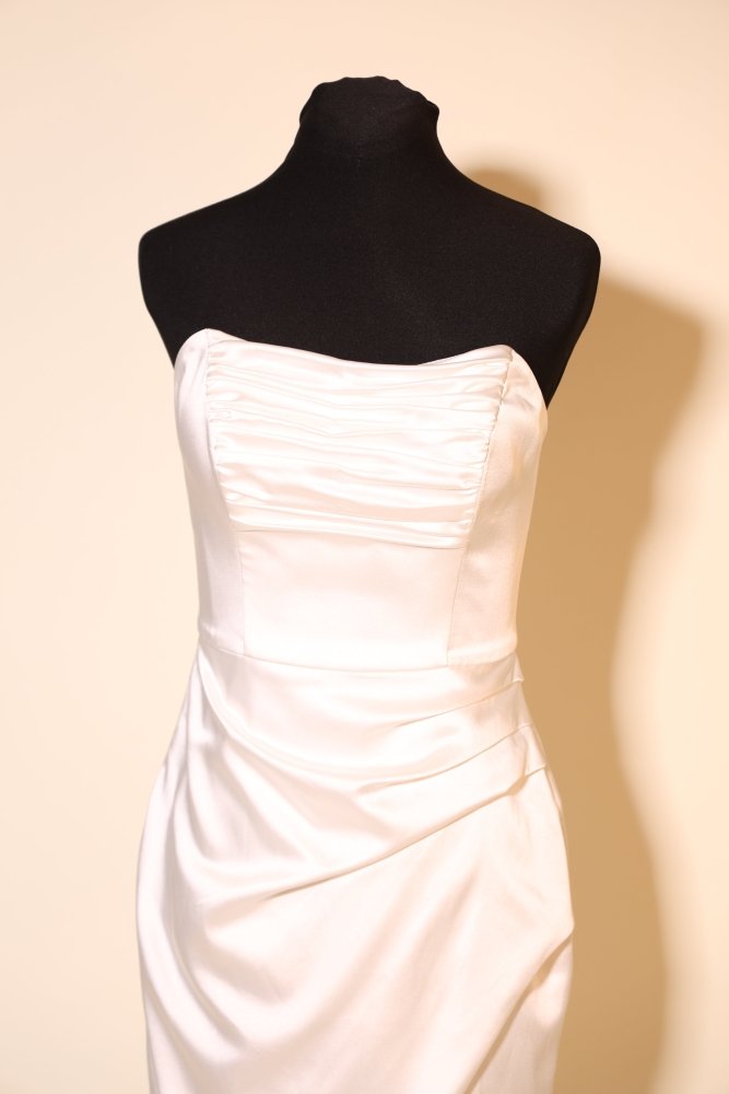 Second Hand enges, trägerloses Midi - Brautkleid mit Raffungen, ivory (Kopie) - Dein Kleiderladen