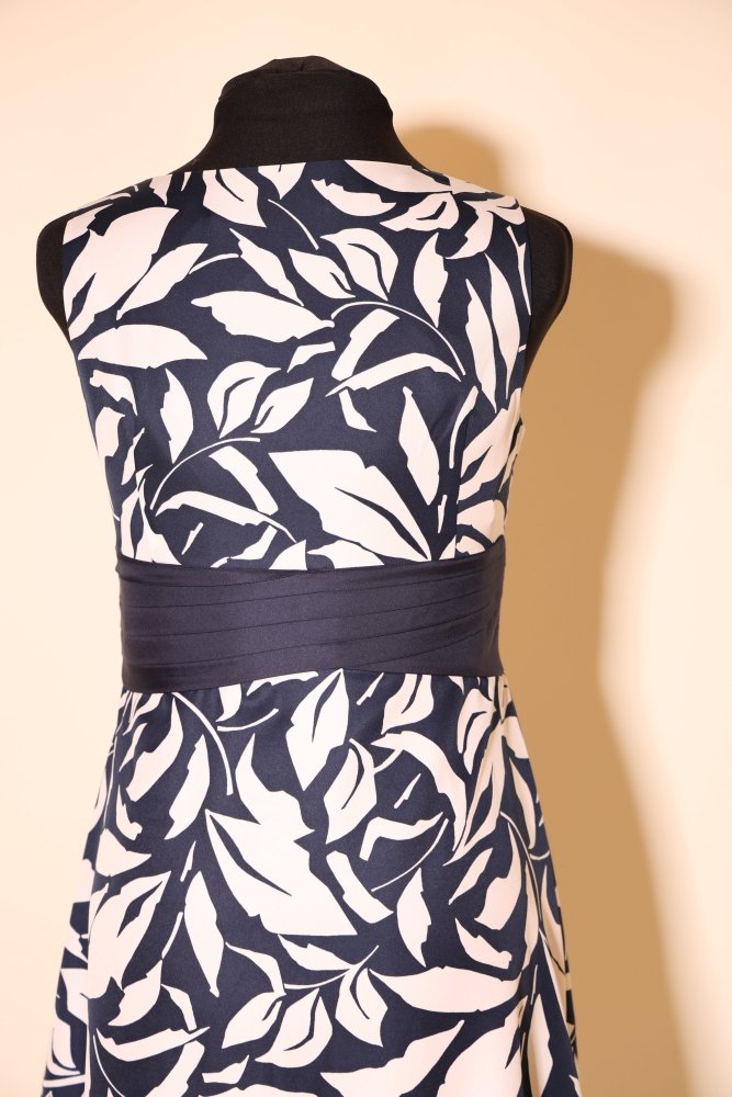 Second Hand kurzes Kleid mit floralem Muster, dunkelblau/weiß - Dein Kleiderladen