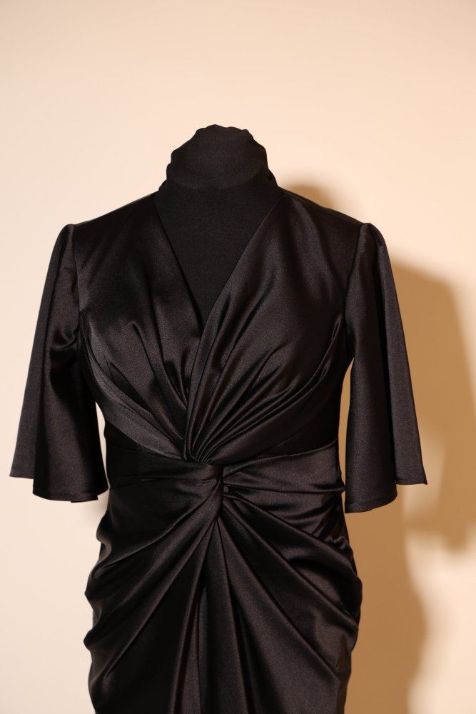 Second Hand Midi - Satinkleid mit eleganten Raffungen, schwarz - Dein Kleiderladen