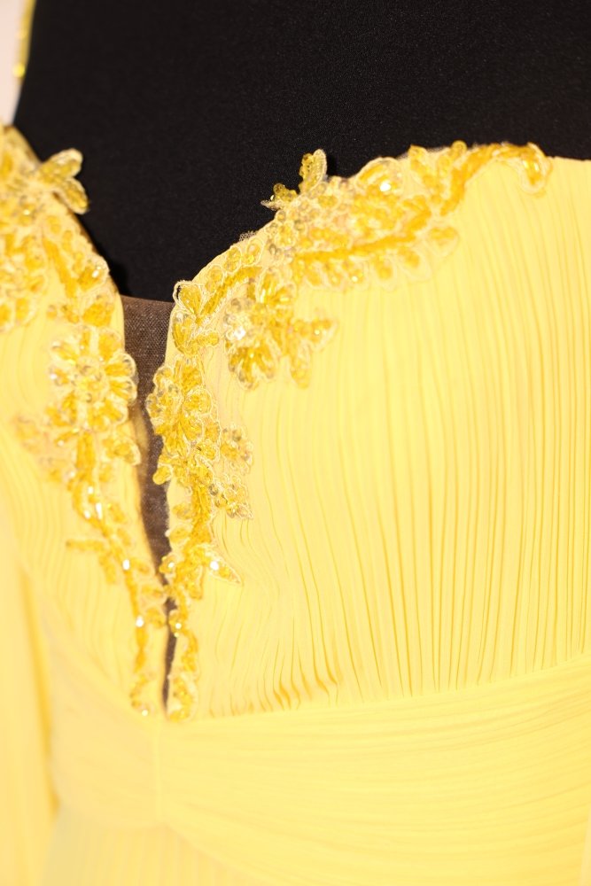 Second Hand Plisseekleid mit langen Ärmeln, gelb - Dein Kleiderladen