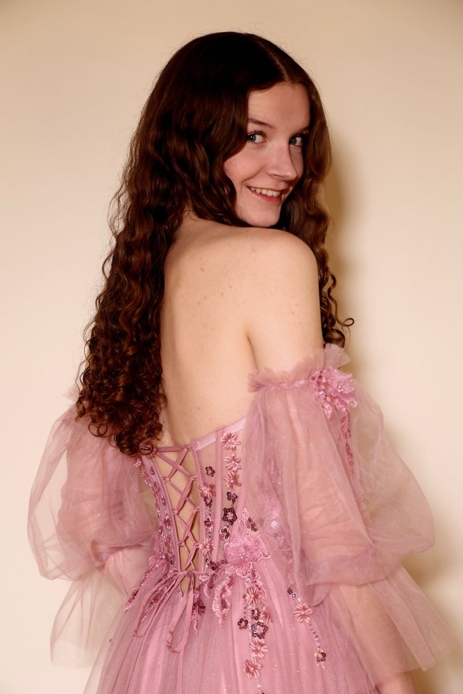 Tüllkleid mit langen Off - Shoulder - Tüllärmeln, Spitzenoberteil und Schnürung, altrosa - Dein Kleiderladen