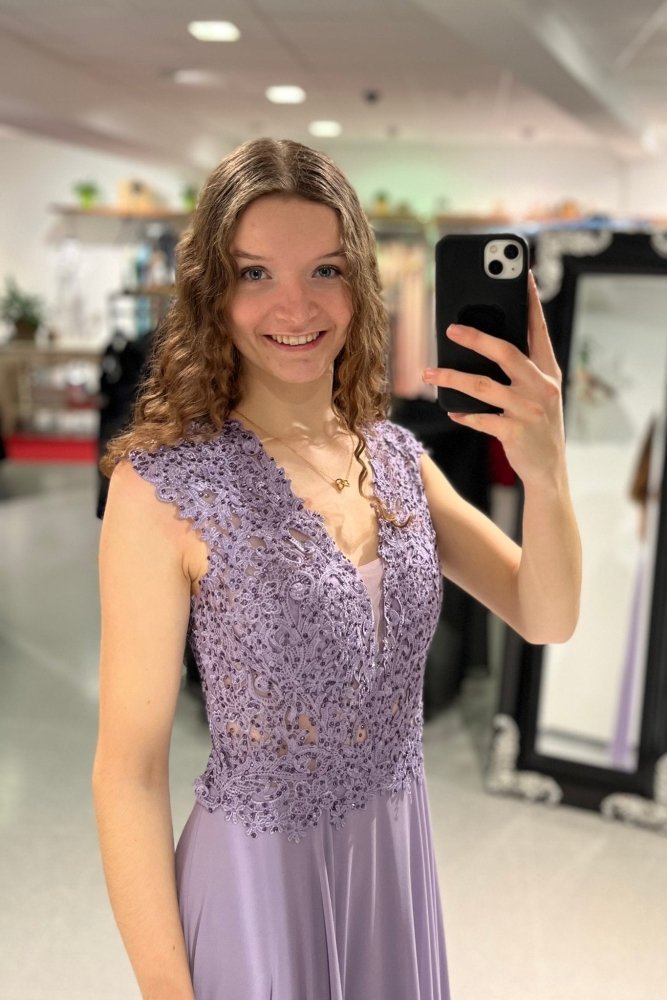 Ballkleid mit breiten Trägern und funkelnder Spitze, flieder - Dein Kleiderladen